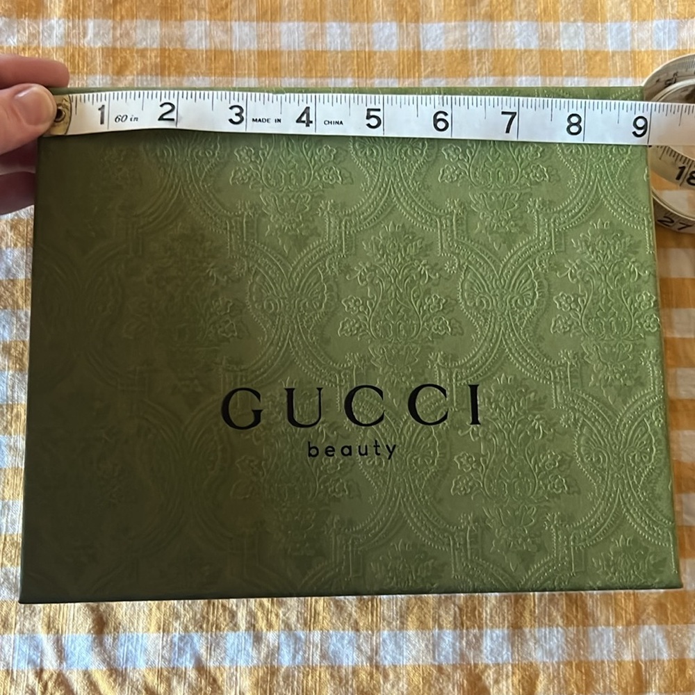 💚Authentic Gucci beauty box in green. Excellent condition💚 - Picture 5 of 7